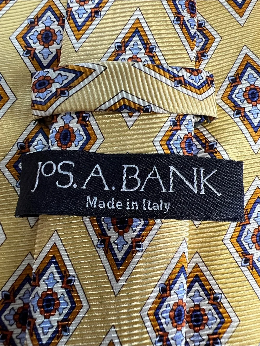 Jos. A. Bank Made in Italy Yellow Geometric Medallion 100% Silk Tie 3.5”